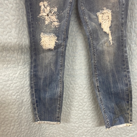 Seven7 limited edition high rise white & paint deco, lace tiny gems - Picture 3 of 11